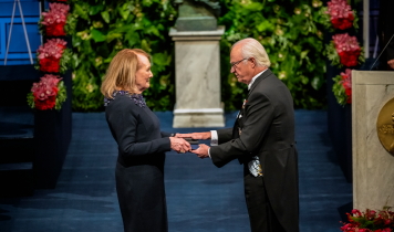 Annie Ernaux modtager Nobelprisen